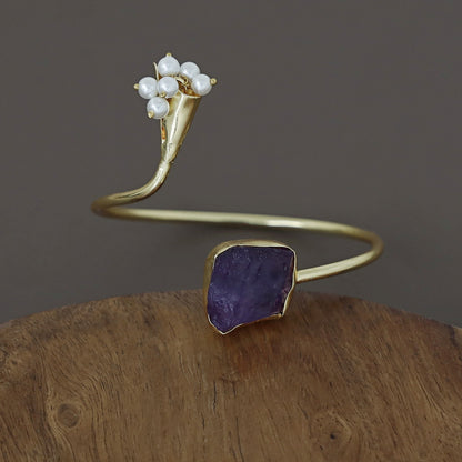 Bündel goldener Armreif