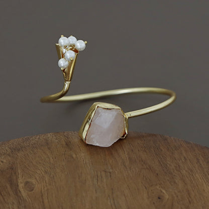 Bündel goldener Armreif