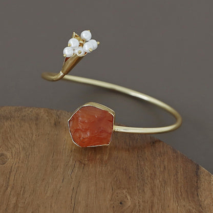 Bündel goldener Armreif