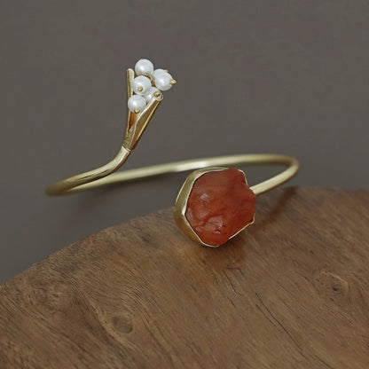 Bündel goldener Armreif